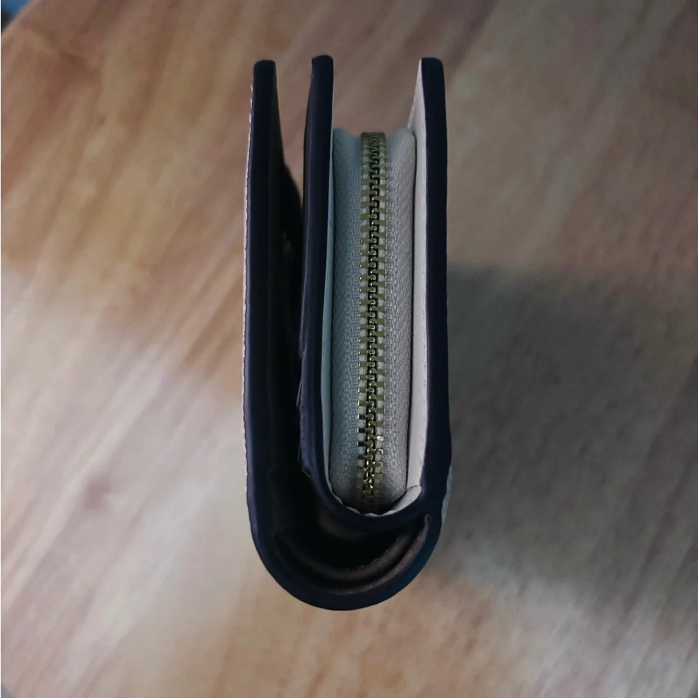 Coach NWT Bifold Snap Wallet - Picture 3 of 7